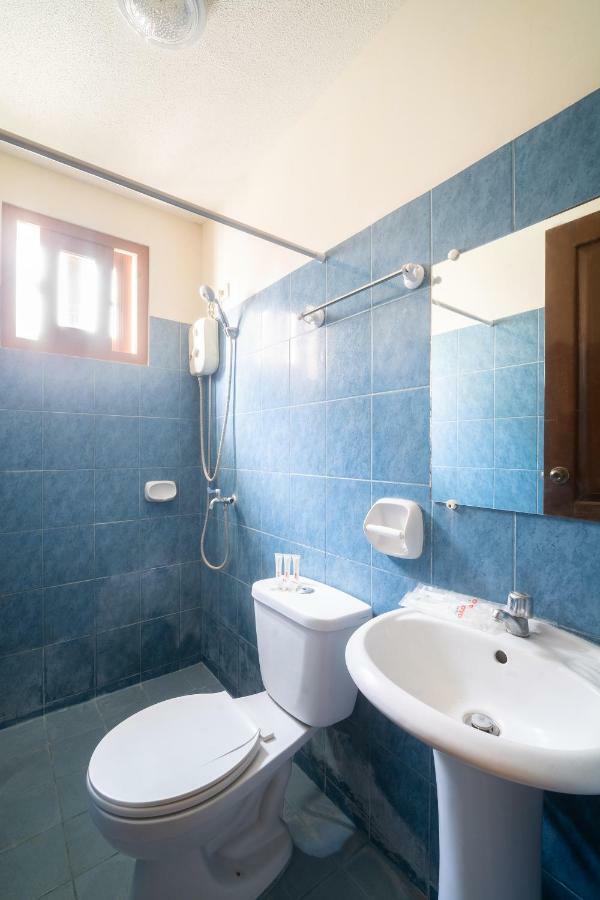 Oyo 162 The West Inn Davao City Екстериор снимка
